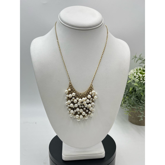 J. Crew White Pearl Center Cluster Bib Bridal Wedding Classic Dangle Necklace - Picture 1 of 13